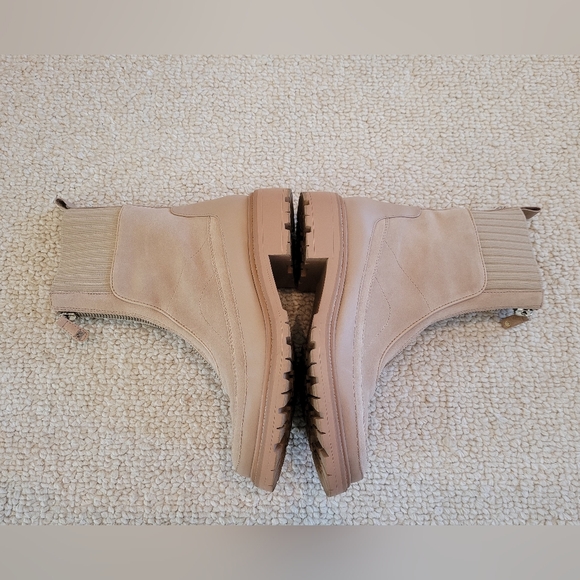 Sam Edelman Leone Leather Lug Chunky Sole Chelsea Boots Size 8.5M Suede. - Picture 6 of 13